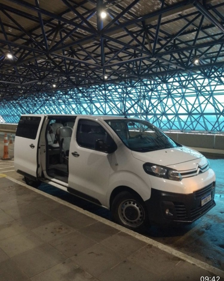 PACOTE DE LOCAÇÕES VARIADAS RGS-DIÁRIAS E TRASLADOS COM MOTORISTAS MONO E BILÍNGUES -1º SEMESTRE 2026 - thumbnail_IMG_9725