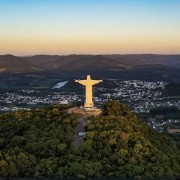 PACOTE SUINOFEST-CRISTO PROTETOR DE ENCANTADO E CHOCOLATES DIVINE -20 DE JUNHO DE 2026 - thumbnail_IMG_3809